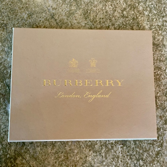 NWT - Burberry London Map Silk Scarf - Box Included - Picture 5 of 14